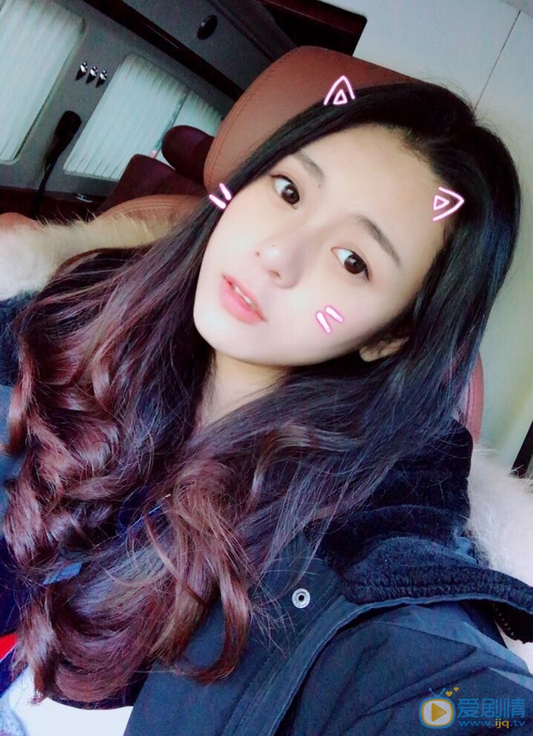 王子彤自拍照 自拍照