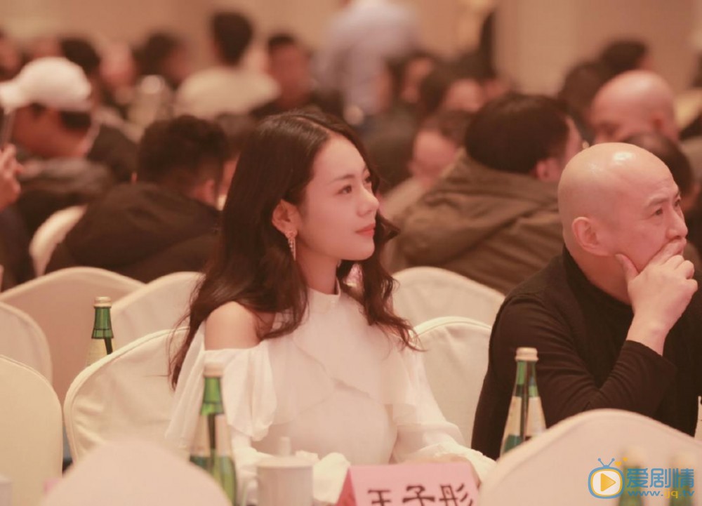 王子彤片场照 王子彤高清写真_王子彤高清剧照