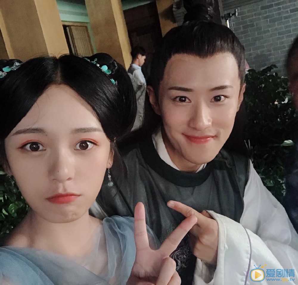 王子彤生活照 王子彤高清写真_王子彤高清剧照