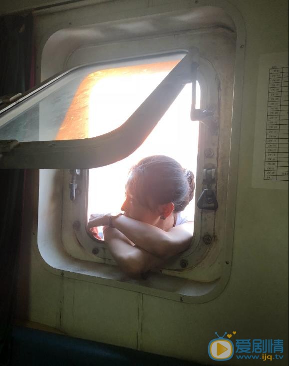 阿丽亚街拍大片 阿丽亚高清写真_阿丽亚高清剧照