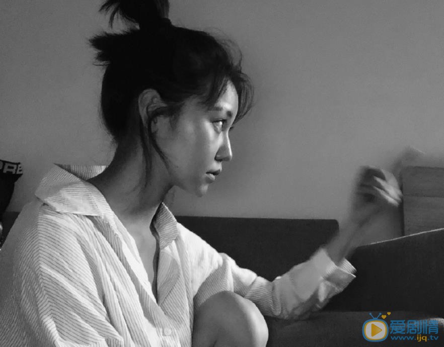 阿丽亚黑白写真 阿丽亚高清写真_阿丽亚高清剧照