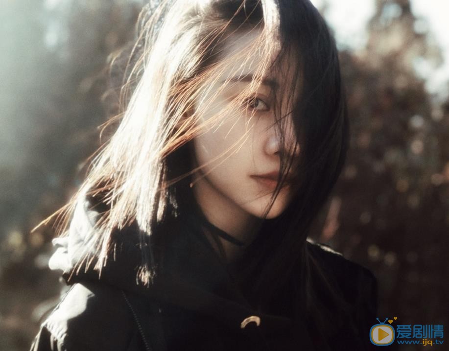 阿丽亚街拍大片 阿丽亚高清写真_阿丽亚高清剧照