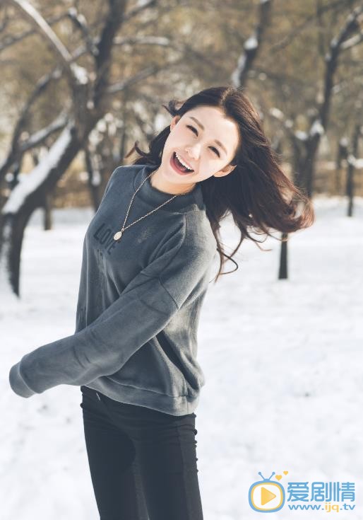 阿丽亚街拍大片 阿丽亚高清写真_阿丽亚高清剧照