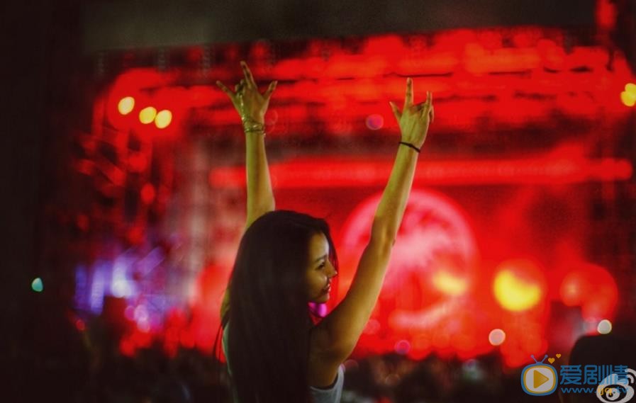 阿丽亚街拍大片 阿丽亚高清写真_阿丽亚高清剧照