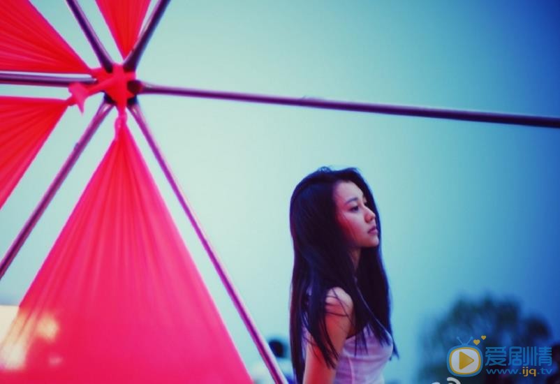 阿丽亚街拍大片 阿丽亚高清写真_阿丽亚高清剧照