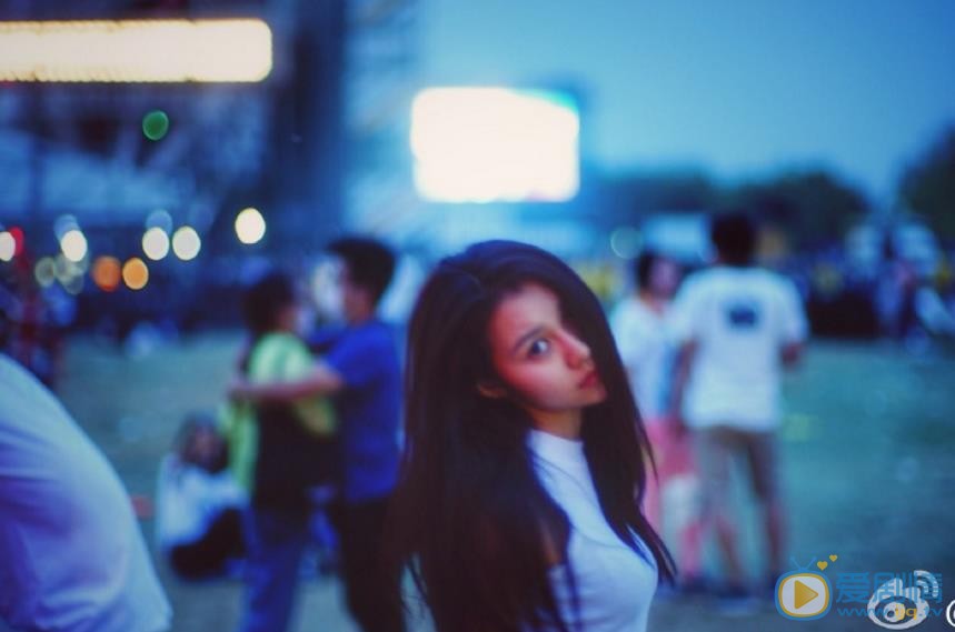 阿丽亚街拍大片 阿丽亚高清写真_阿丽亚高清剧照