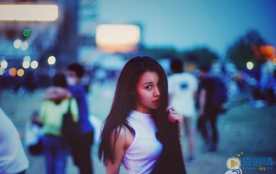 阿丽亚街拍大片 阿丽亚高清写真_阿丽亚高清剧照