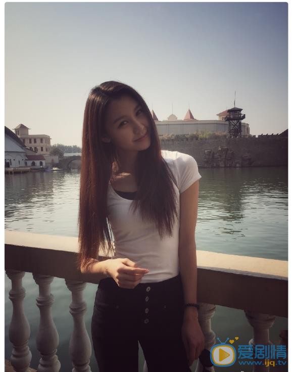 阿丽亚户外照片 阿丽亚高清写真_阿丽亚高清剧照