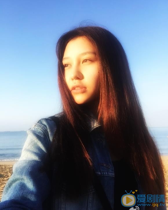 阿丽亚户外照片 阿丽亚高清写真_阿丽亚高清剧照
