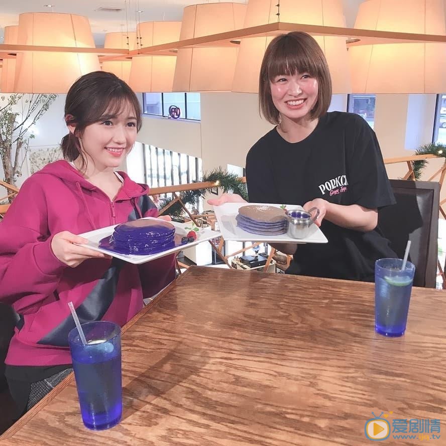 渡边麻友与人合照 渡边麻友高清写真_渡边麻友高清剧照