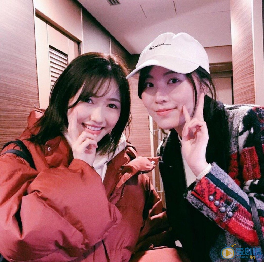 渡边麻友与人合照 渡边麻友高清写真_渡边麻友高清剧照