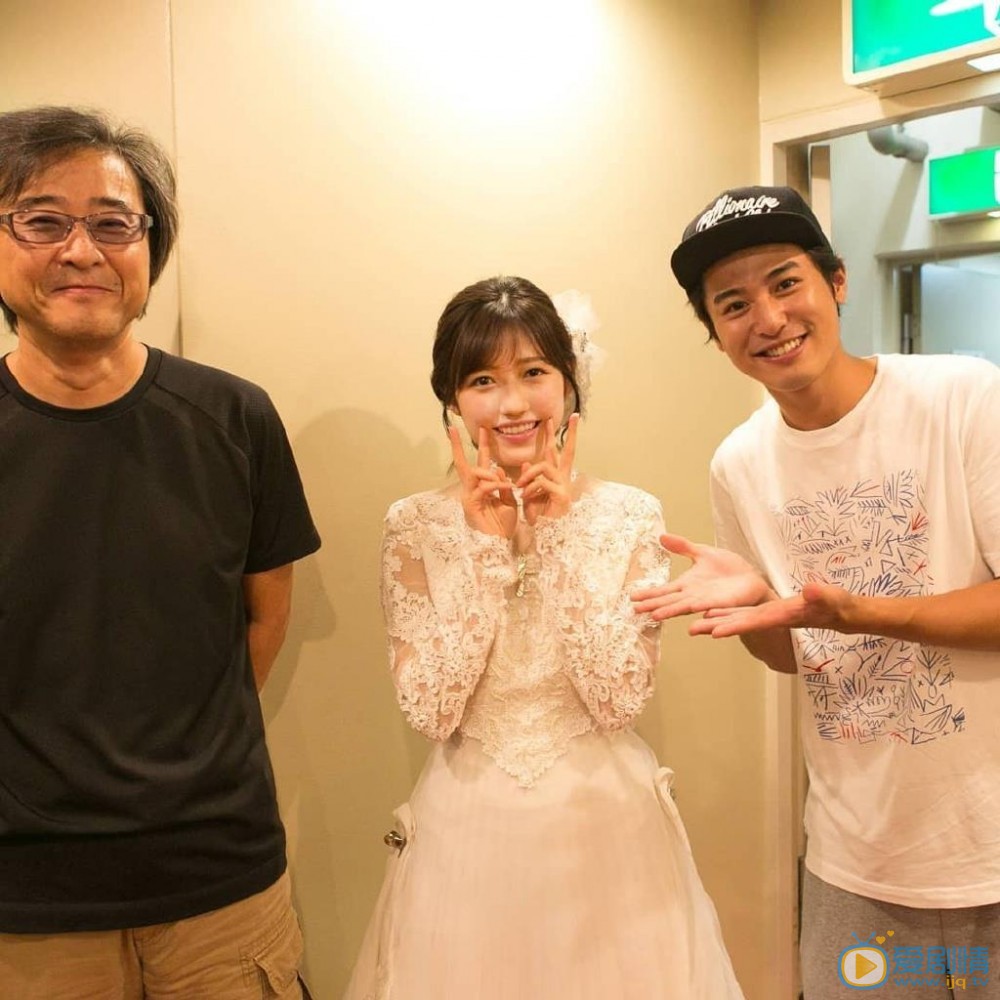 渡边麻友与人合照 渡边麻友高清写真_渡边麻友高清剧照