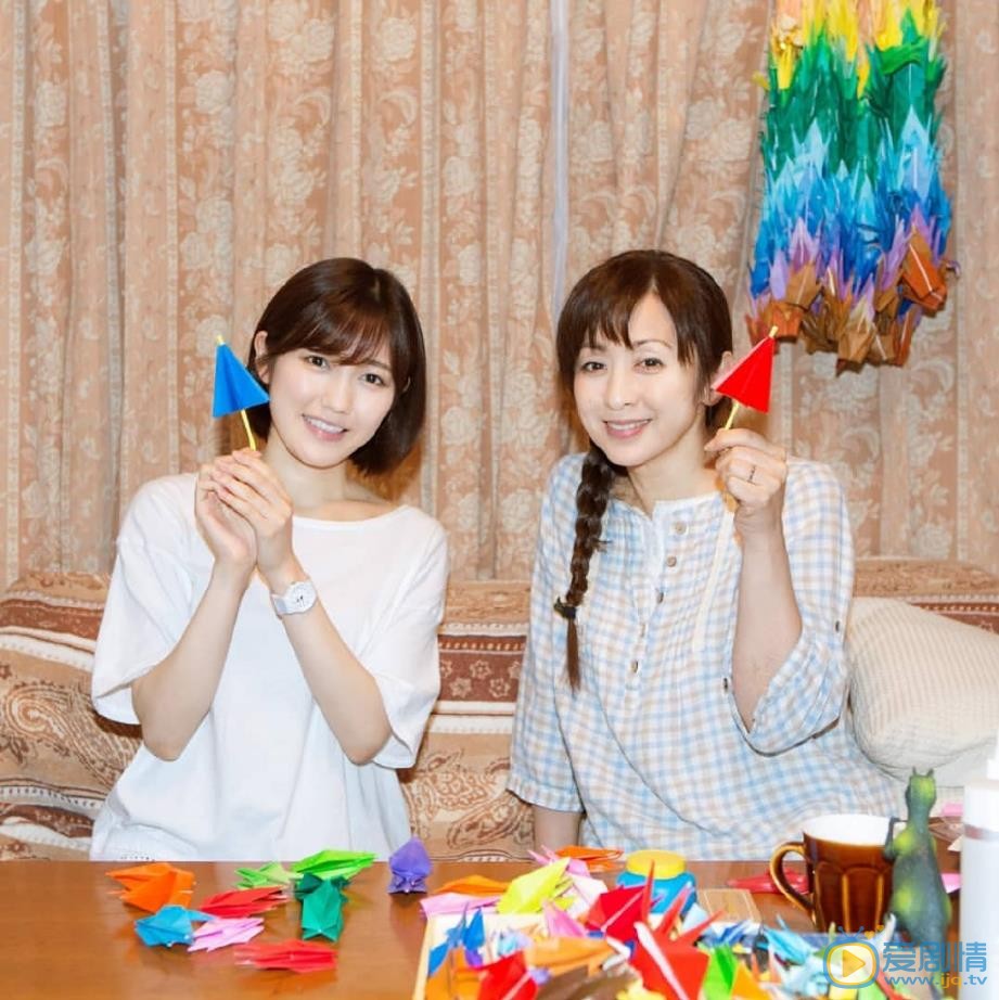 渡边麻友与人合照 渡边麻友高清写真_渡边麻友高清剧照