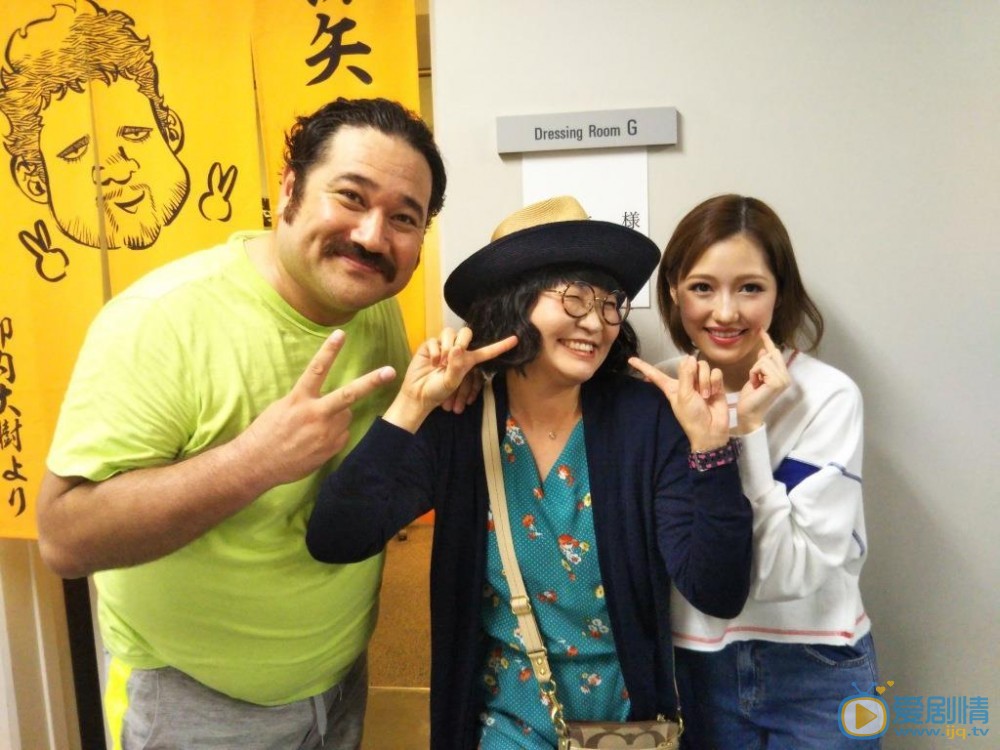 渡边麻友与人合照 渡边麻友高清写真_渡边麻友高清剧照