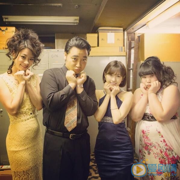 渡边麻友与人合照 渡边麻友高清写真_渡边麻友高清剧照