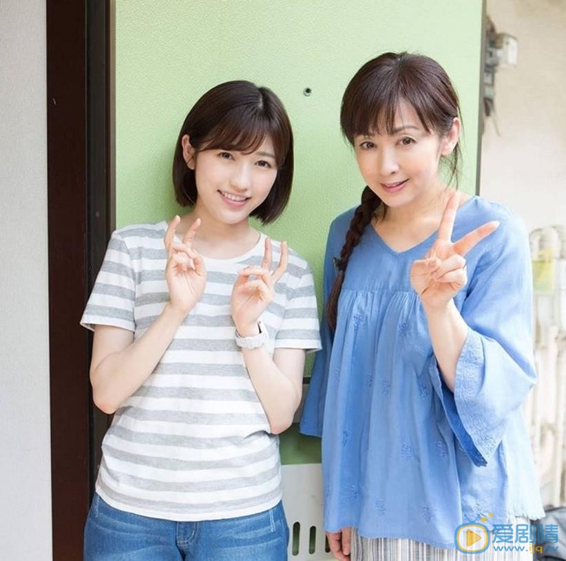 渡边麻友与人合照 渡边麻友高清写真_渡边麻友高清剧照