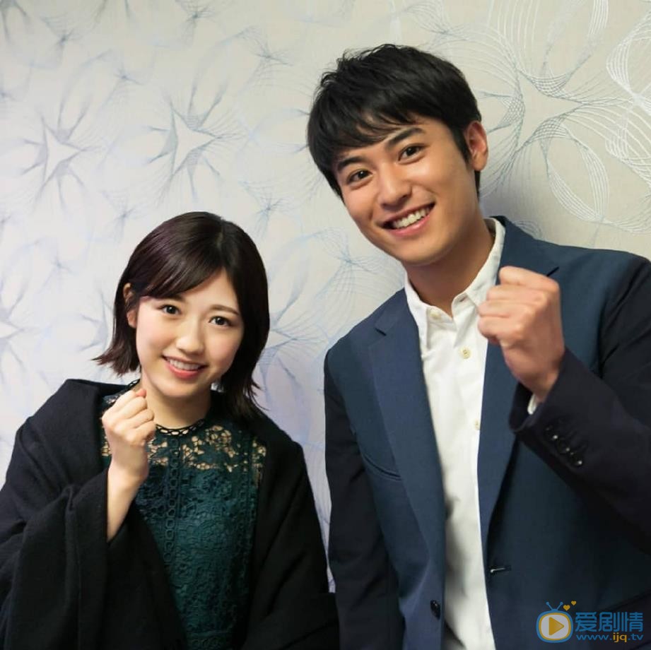 渡边麻友与人合照 渡边麻友高清写真_渡边麻友高清剧照