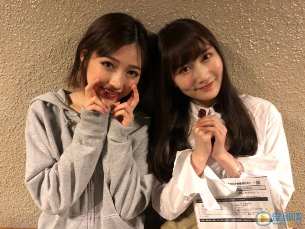 渡边麻友与人合照 渡边麻友高清写真_渡边麻友高清剧照