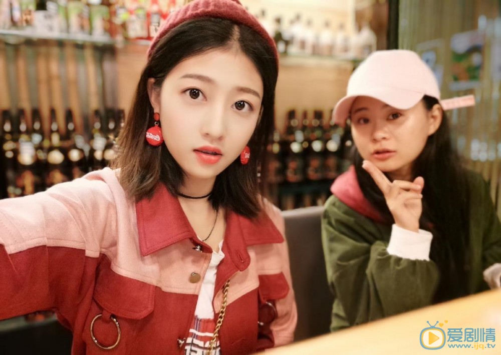 苏梦芸与人合照 苏梦芸高清写真_苏梦芸高清剧照