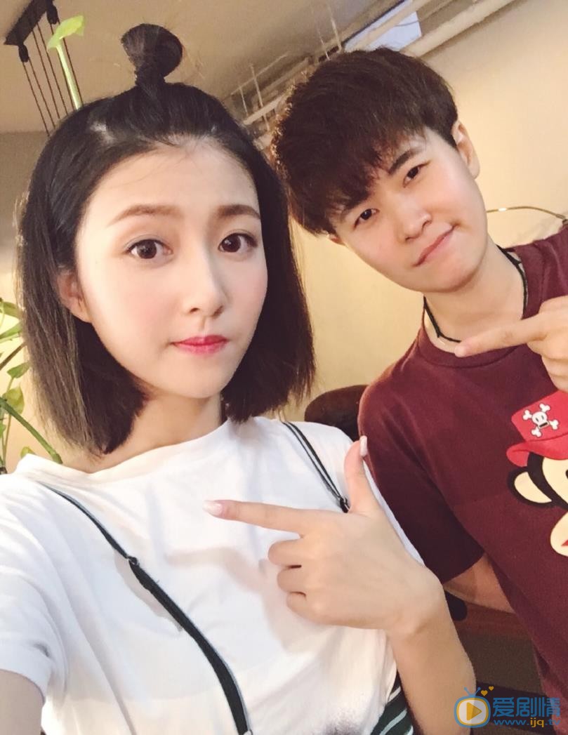 苏梦芸与人合照 苏梦芸高清写真_苏梦芸高清剧照