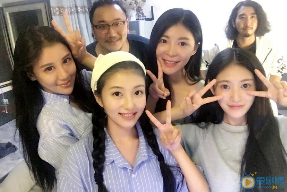苏梦芸与人合照 苏梦芸高清写真_苏梦芸高清剧照