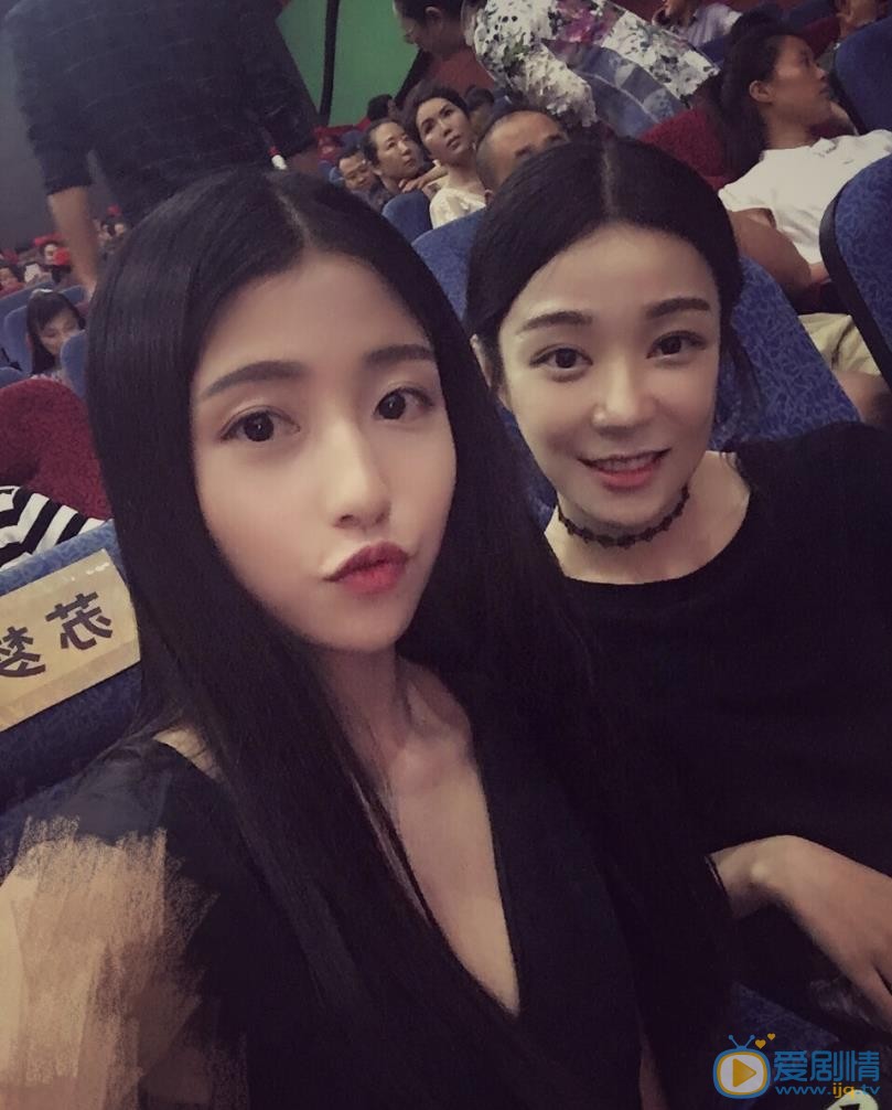 苏梦芸与人合照 苏梦芸高清写真_苏梦芸高清剧照