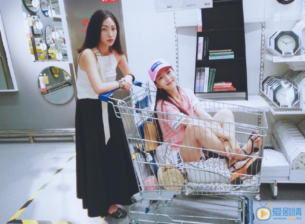 苏梦芸与人合照 苏梦芸高清写真_苏梦芸高清剧照