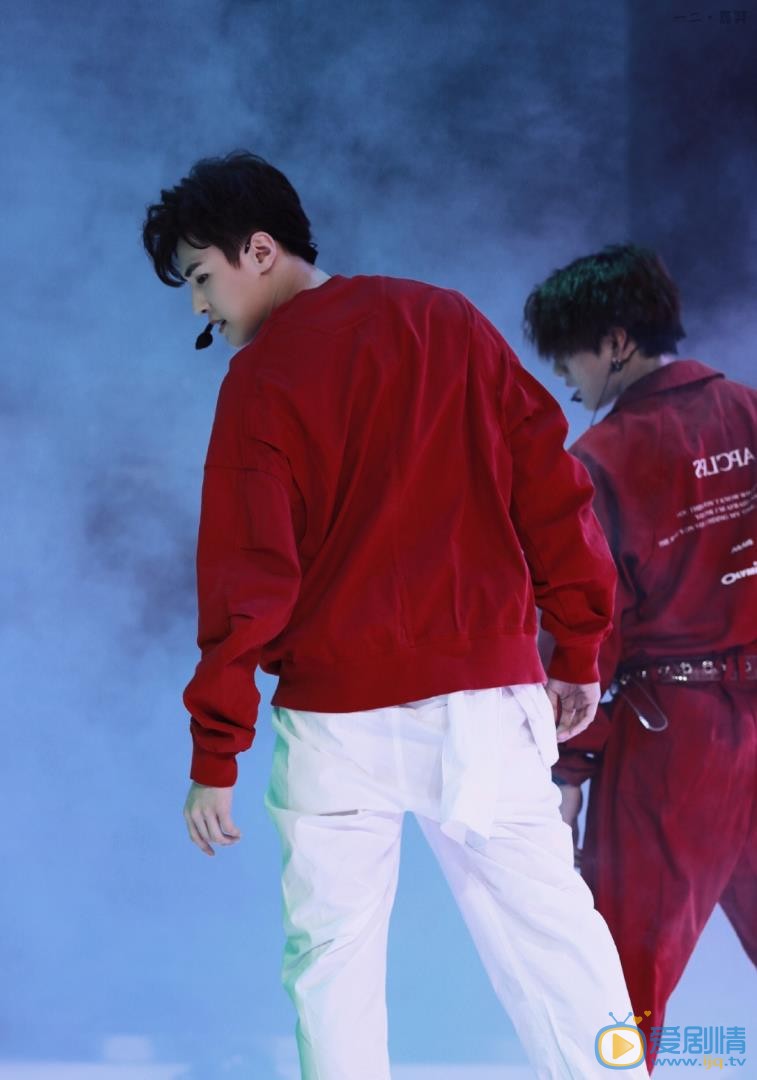 嘉羿演唱会现场照 嘉羿高清写真_嘉羿高清剧照