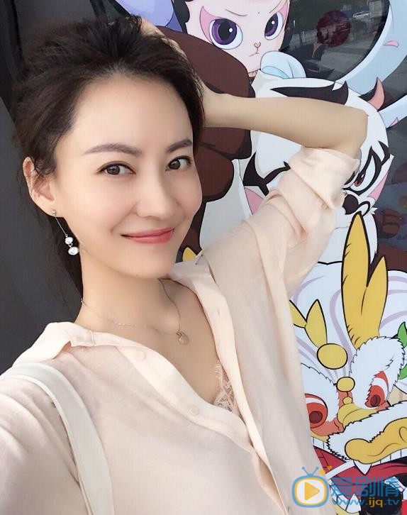 黄凰生活照 黄凰高清写真_黄凰高清剧照