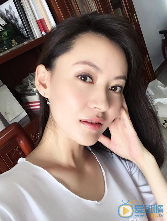 黄凰生活照 黄凰高清写真_黄凰高清剧照