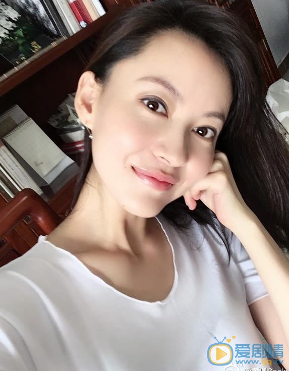 黄凰生活照 黄凰高清写真_黄凰高清剧照