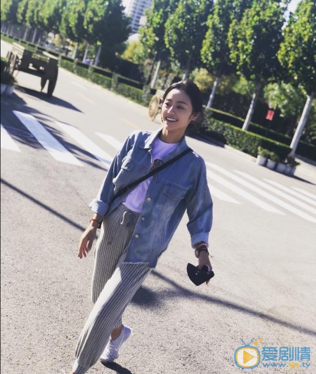 钱丽斯街拍写真 钱丽斯高清写真_钱丽斯高清剧照