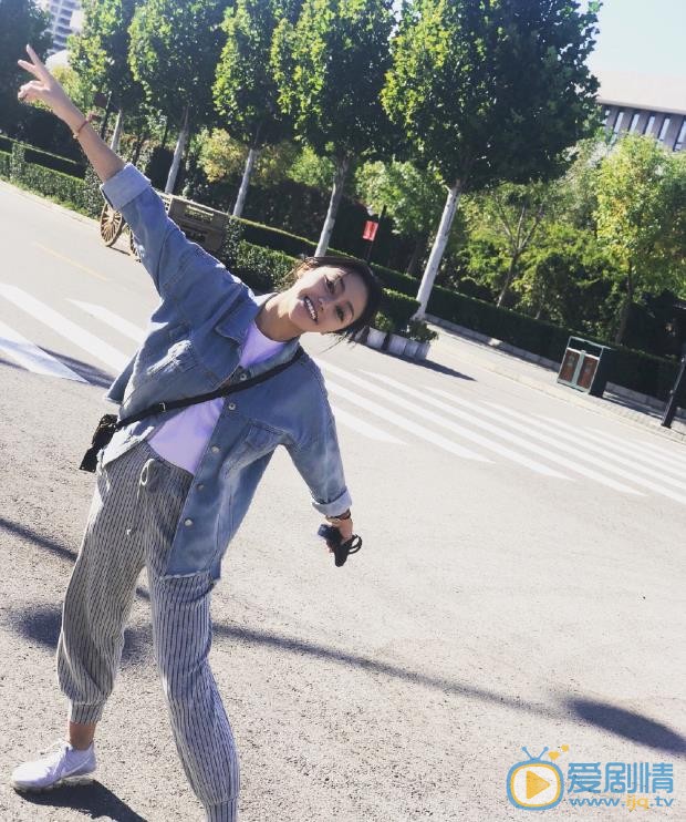 钱丽斯街拍写真 钱丽斯高清写真_钱丽斯高清剧照