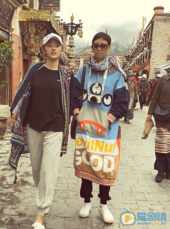 钱丽斯和母亲合照 钱丽斯高清写真_钱丽斯高清剧照