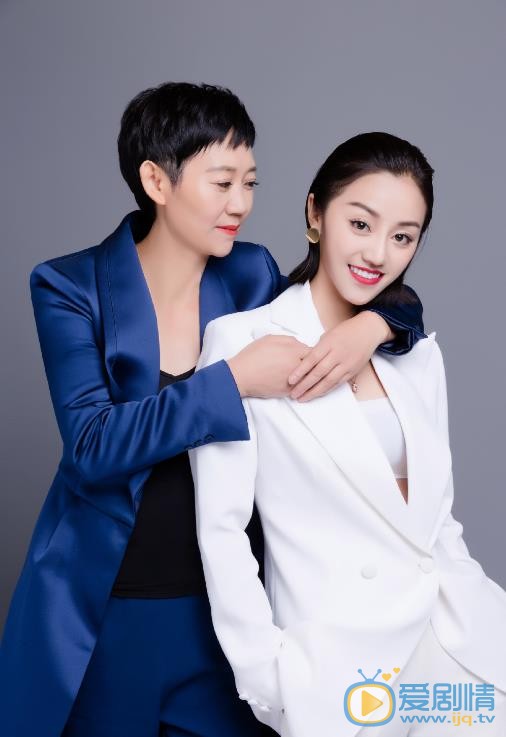 钱丽斯和母亲合照 钱丽斯高清写真_钱丽斯高清剧照