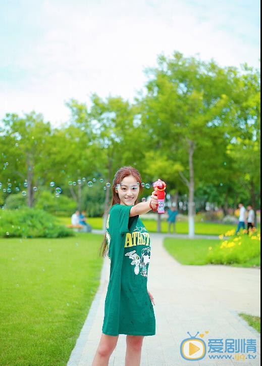 钱丽斯街拍写真 钱丽斯高清写真_钱丽斯高清剧照