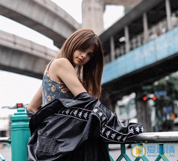 赛琳娜戈麦斯街拍照 赛琳娜戈麦斯高清写真_赛琳娜戈麦斯高清剧照