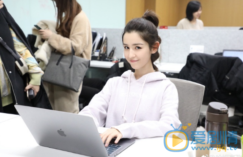 哈妮克孜与陈赫合照工作照 哈妮克孜高清写真_哈妮克孜高清剧照