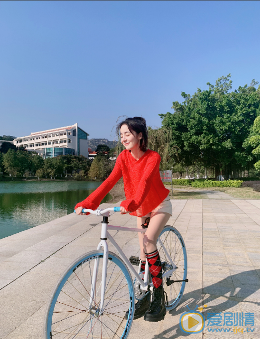 娜吉玛旅拍文艺照片 娜吉玛高清写真_娜吉玛高清剧照