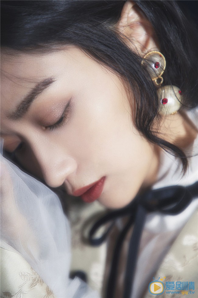 田沅性感时尚写真图片 田沅高清写真_田沅高清剧照