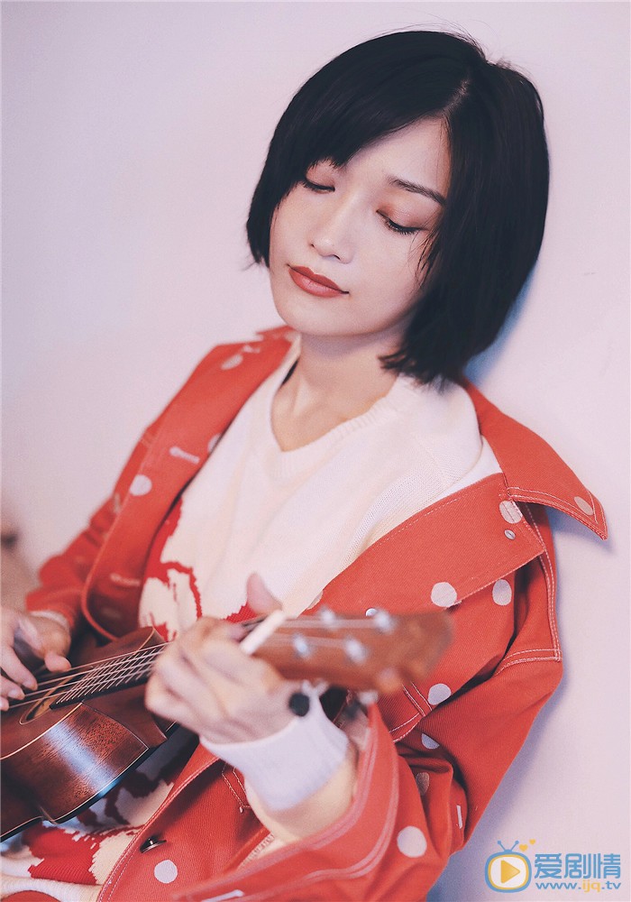 田沅性感甜美家居写真照 田沅高清写真_田沅高清剧照