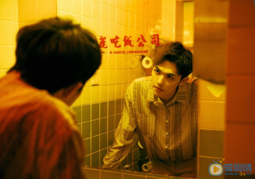 李柄熹复古怀旧帅气写真图片 李柄熹高清写真_李柄熹高清剧照