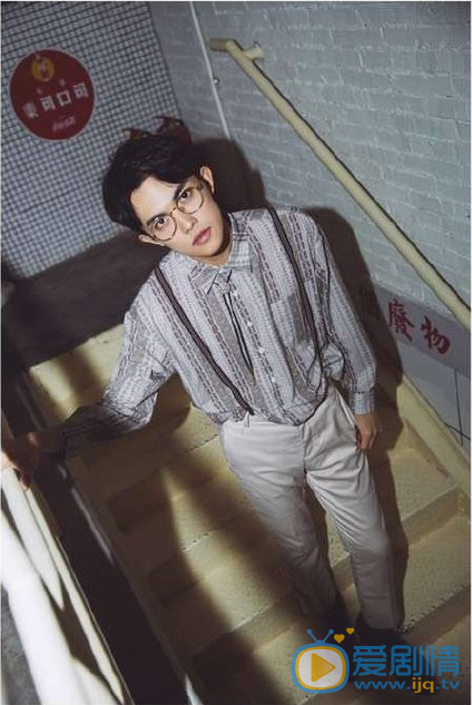 李柄熹复古怀旧帅气写真图片 李柄熹高清写真_李柄熹高清剧照