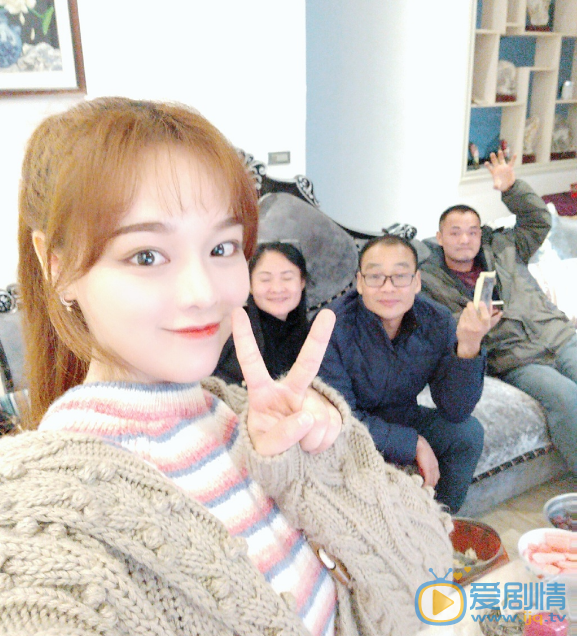 黄霄云家庭照片 黄霄云高清写真_黄霄云高清剧照