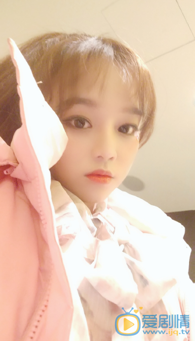 黄霄云自拍照 黄霄云高清写真_黄霄云高清剧照