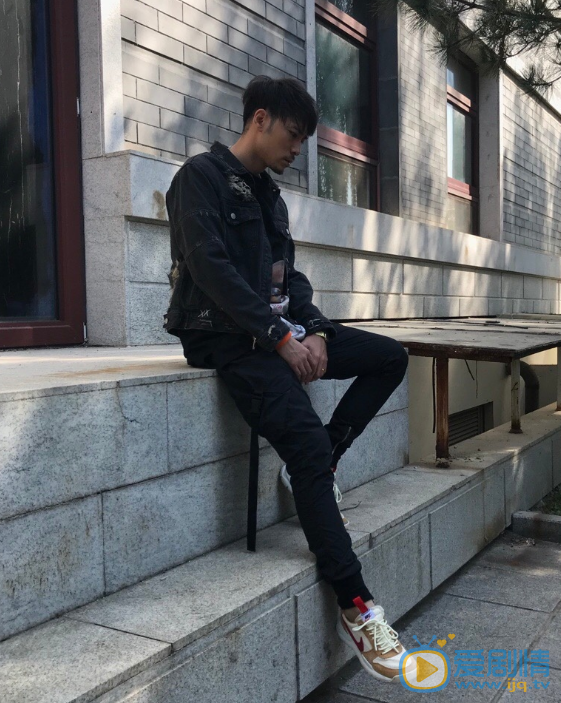 桑茗胜帅气写真照片 桑茗胜高清写真_桑茗胜高清剧照