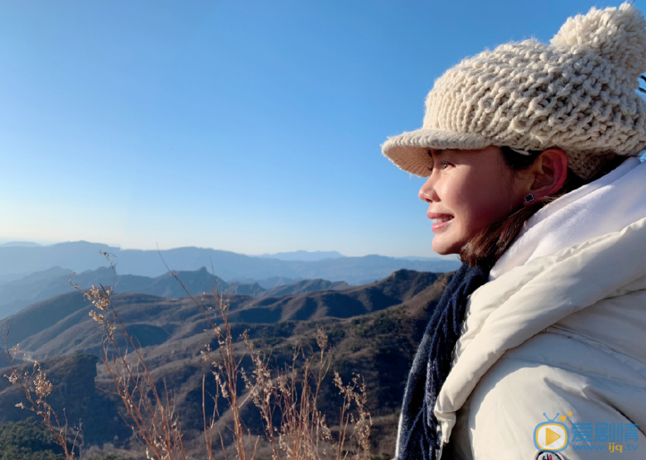 齐千郡登山拜拜照片 齐千郡高清写真_齐千郡高清剧照