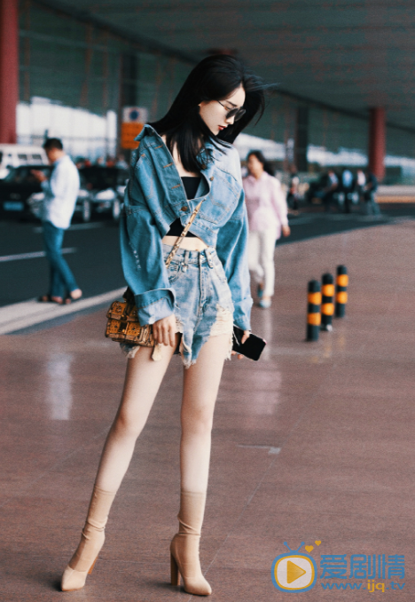 欧阳小如机场图片 欧阳小如高清写真_欧阳小如高清剧照