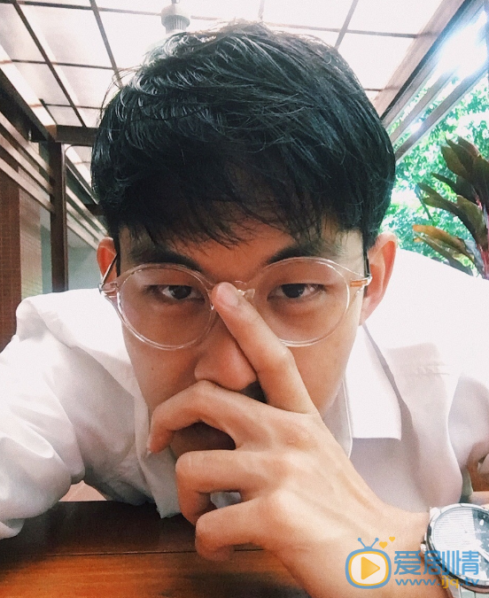 王毛东自拍照 王毛东高清写真_王毛东高清剧照