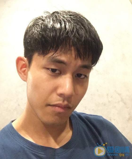 王毛东自拍照 王毛东高清写真_王毛东高清剧照